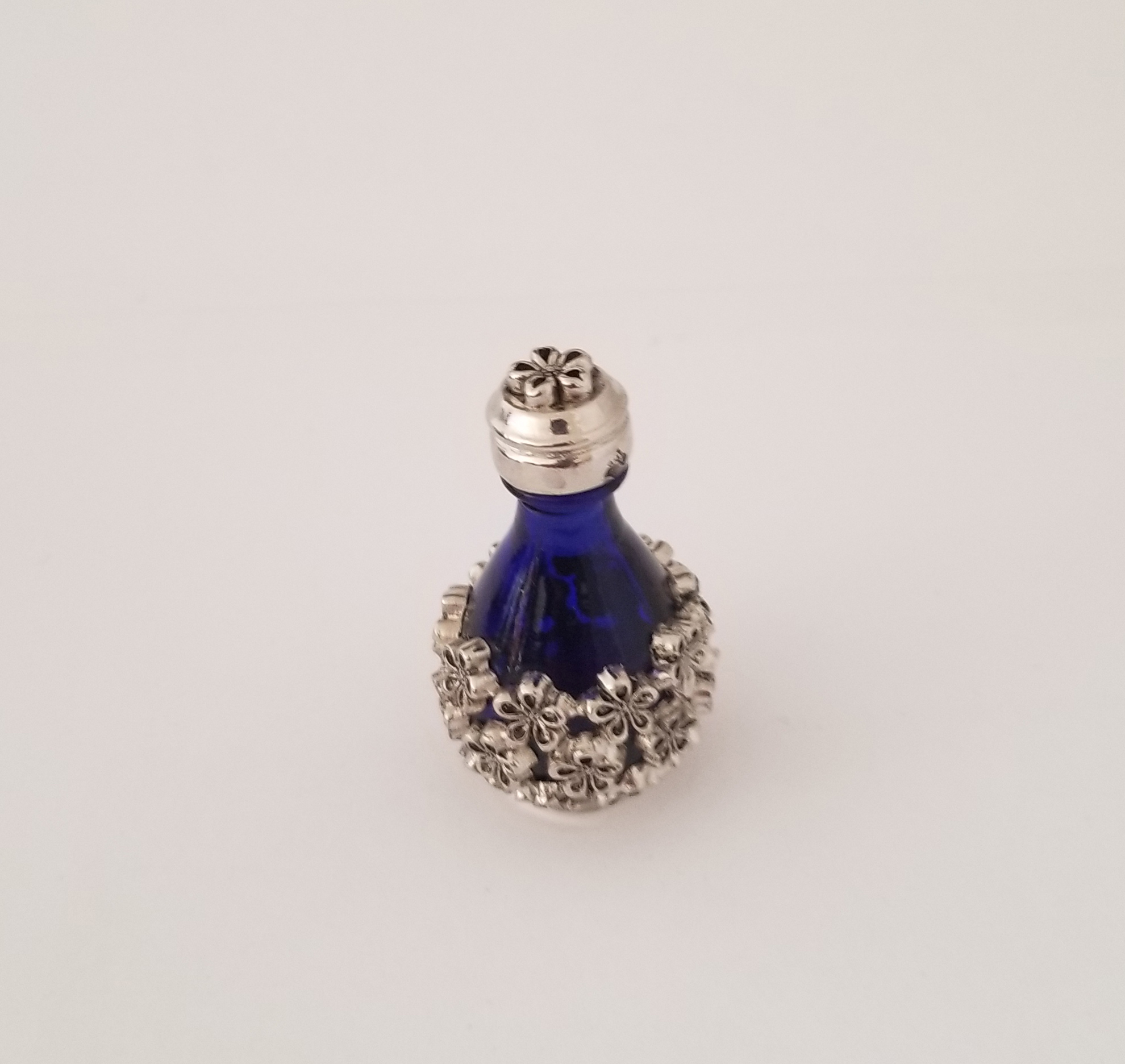 Timeless Traditions wholesale tear bottles, keepsake urns and jewelry
